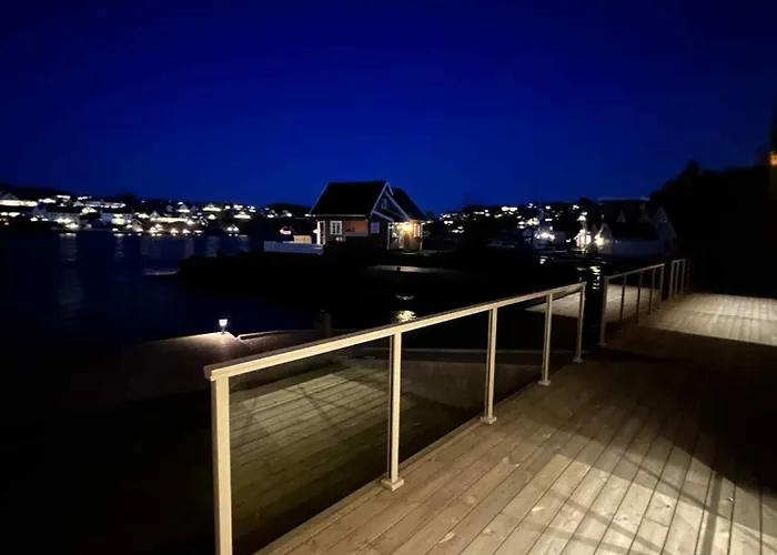 2 I Sjokanten Med 20 Sengeplasser *